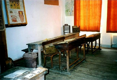 Salle de classe de l'&eacute;cole de Norgeat - Journ&eacute;es du Patrimoine - Septembre 1999 - GL